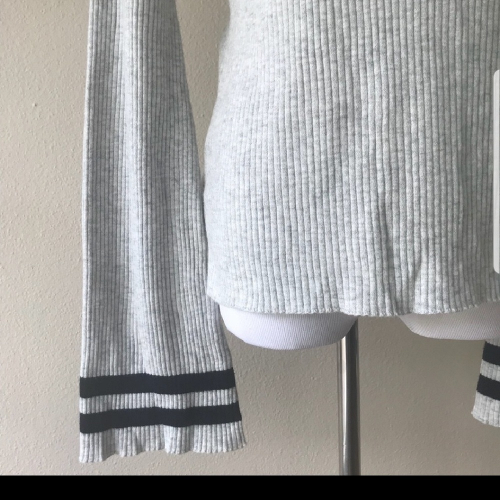 Frame Bell-Sleeve Ribbed Knit Top - Picture 4 of 7